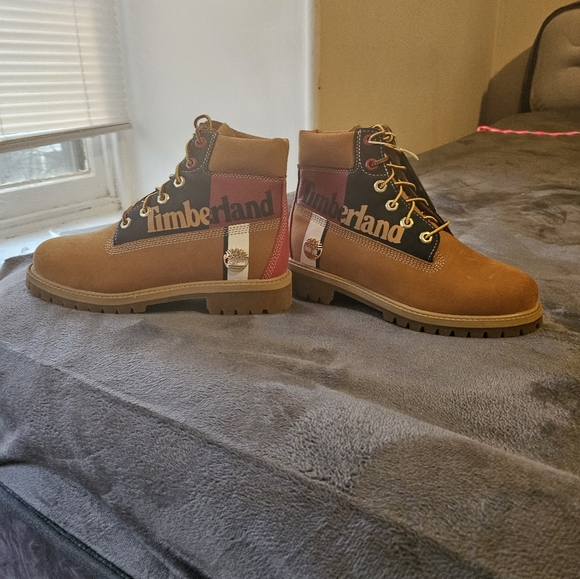 Women's Timberland Boots "SOLD" - Picture 3 of 5